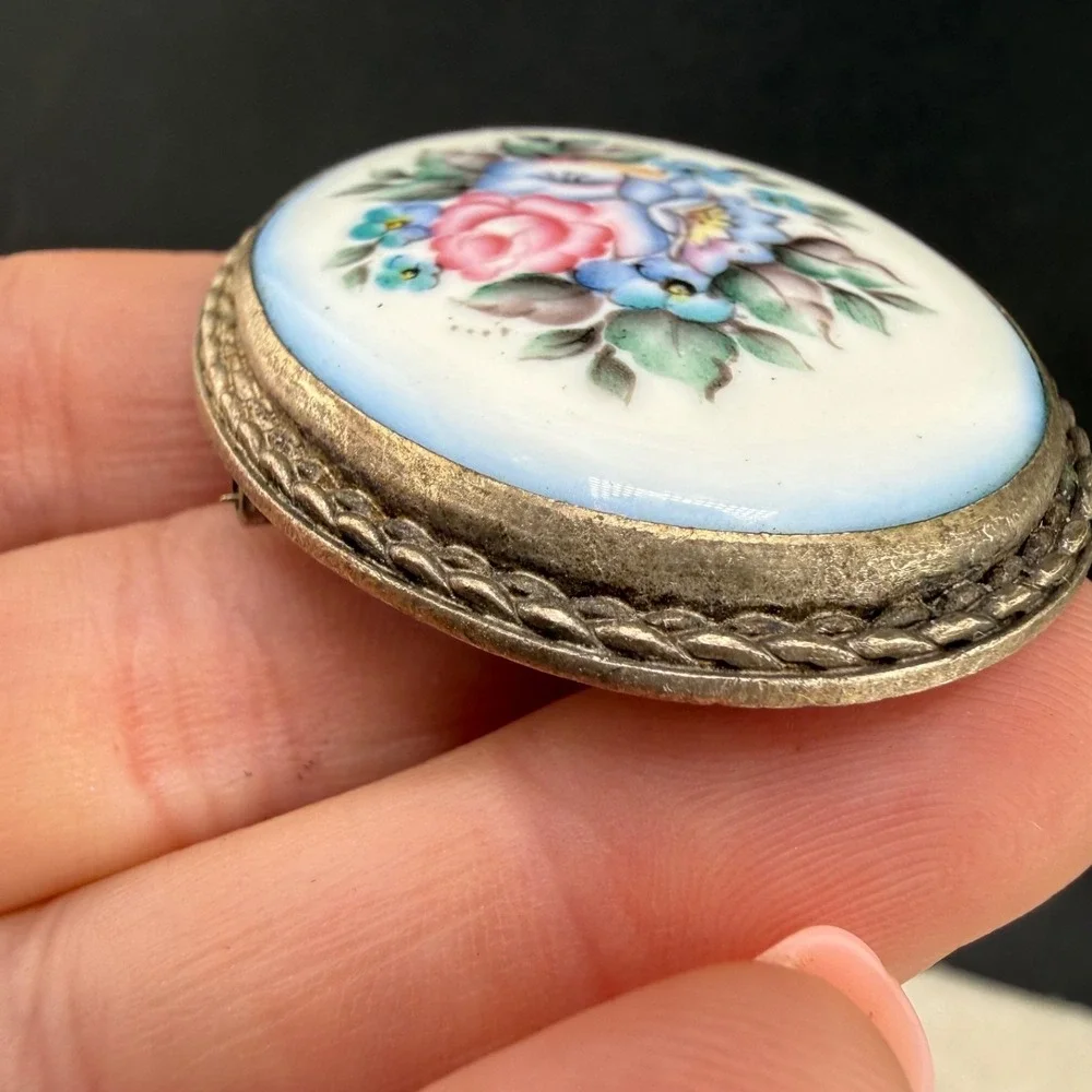 Vintage Porcelain Brooch Finfit Silver Tone Flowers